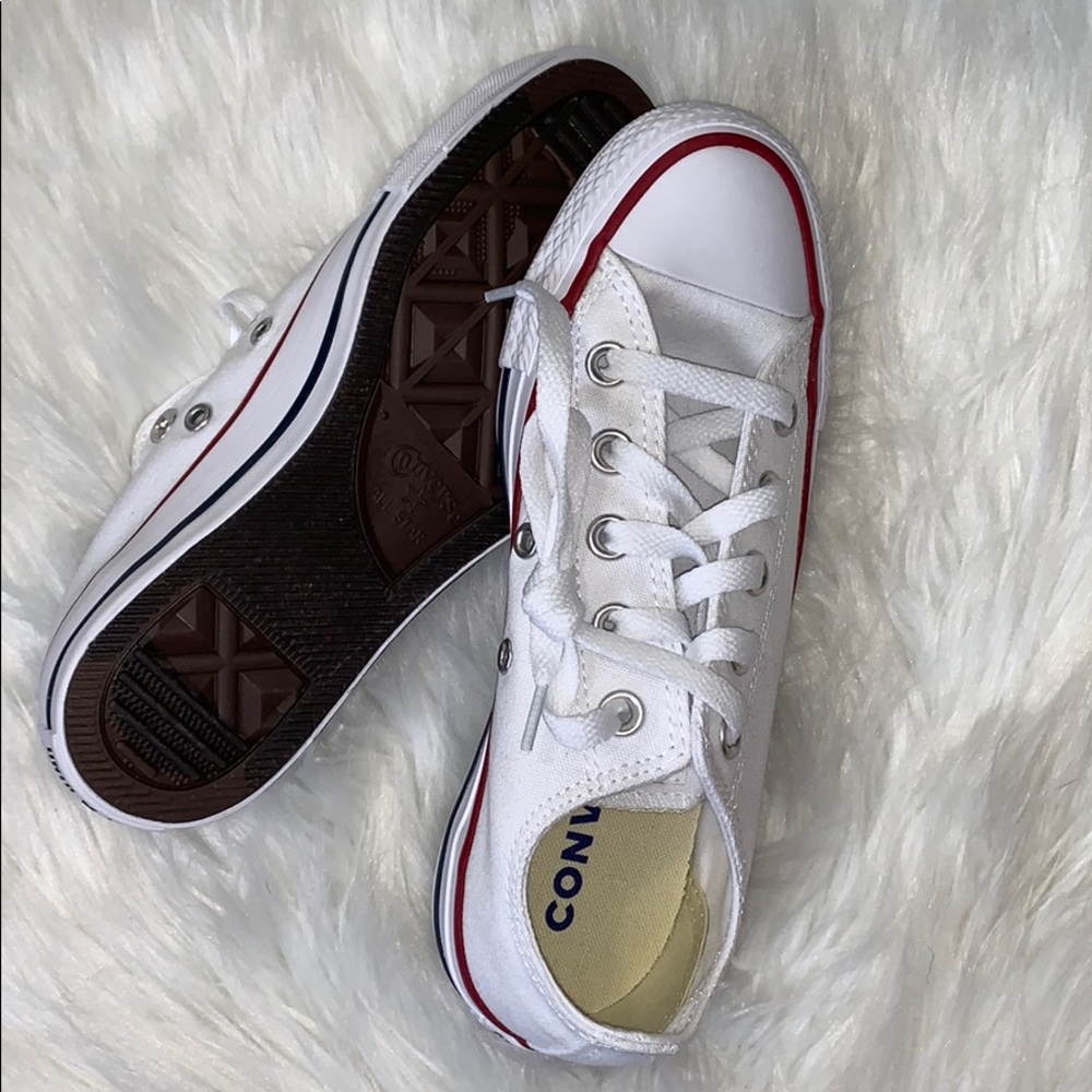 White Converse Chuck Taylors Sz. 5